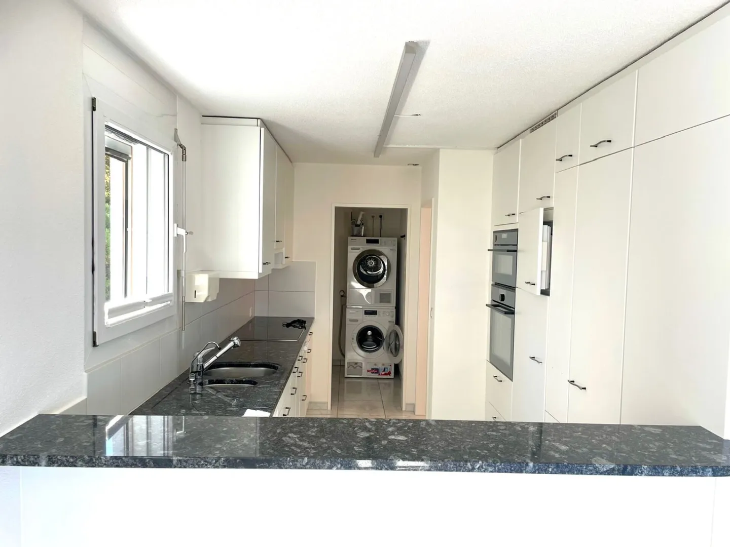 Duplex con vista lago, piscina, terrazza, giardino, vari posti a sedere - Foto 7 di 24