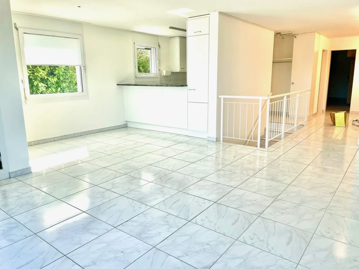 Duplex con vista lago, piscina, terrazza, giardino, vari posti a sedere - Foto 9 di 24