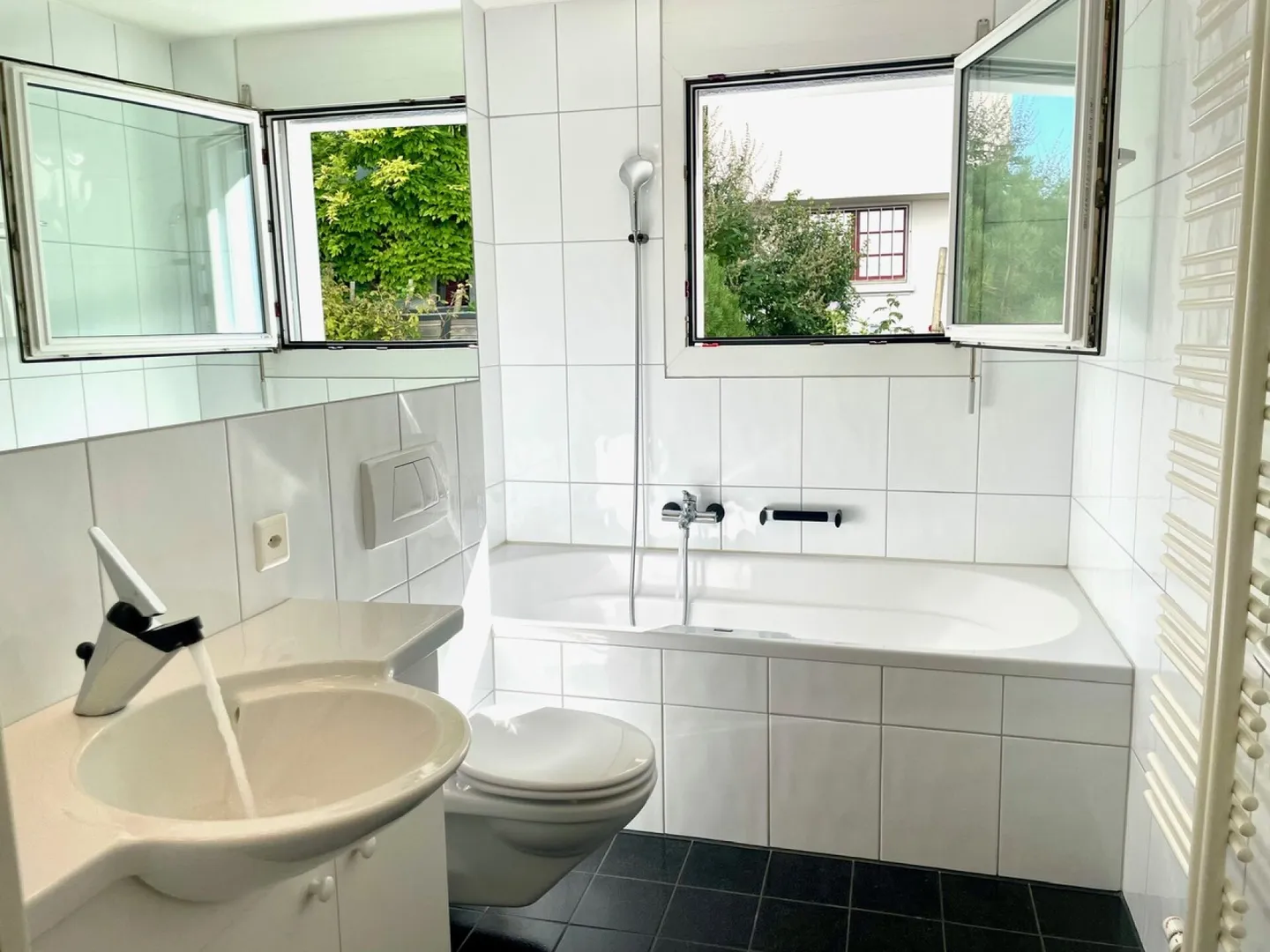 Duplex con vista lago, piscina, terrazza, giardino, vari posti a sedere - Foto 15 di 24