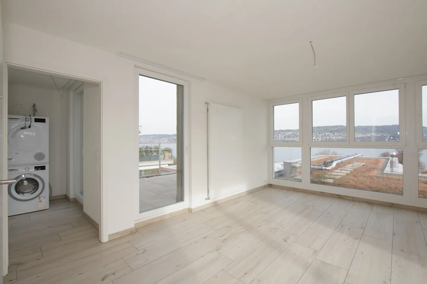 Modernes Apartment mit Seesicht - Foto 4 von 9