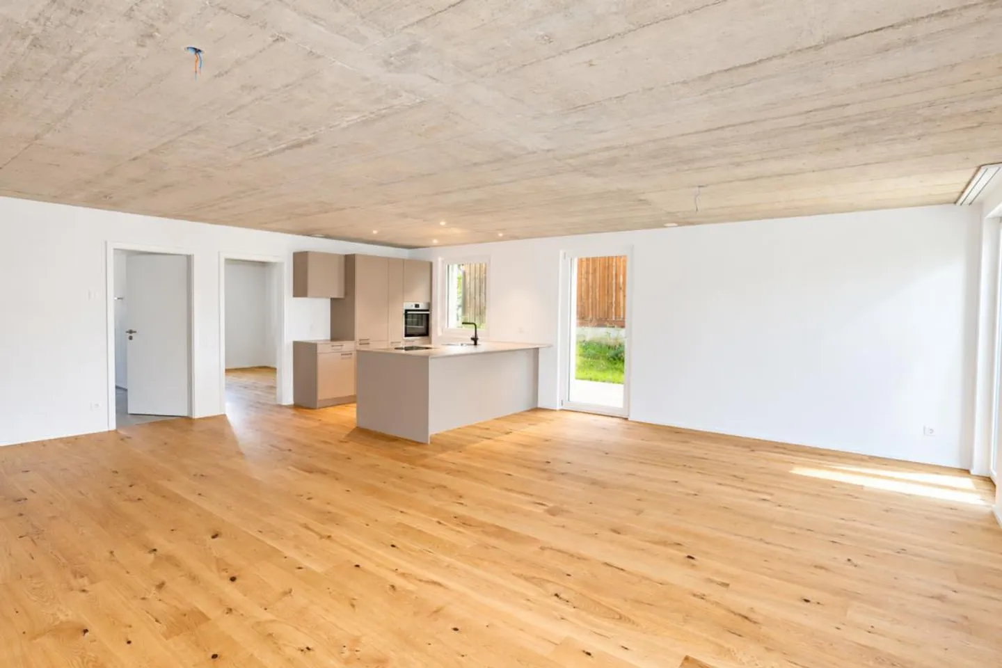Modern 3.5-room apartment with garden share in Kümmertshausen - attractive investment property - Photo 1 of 16