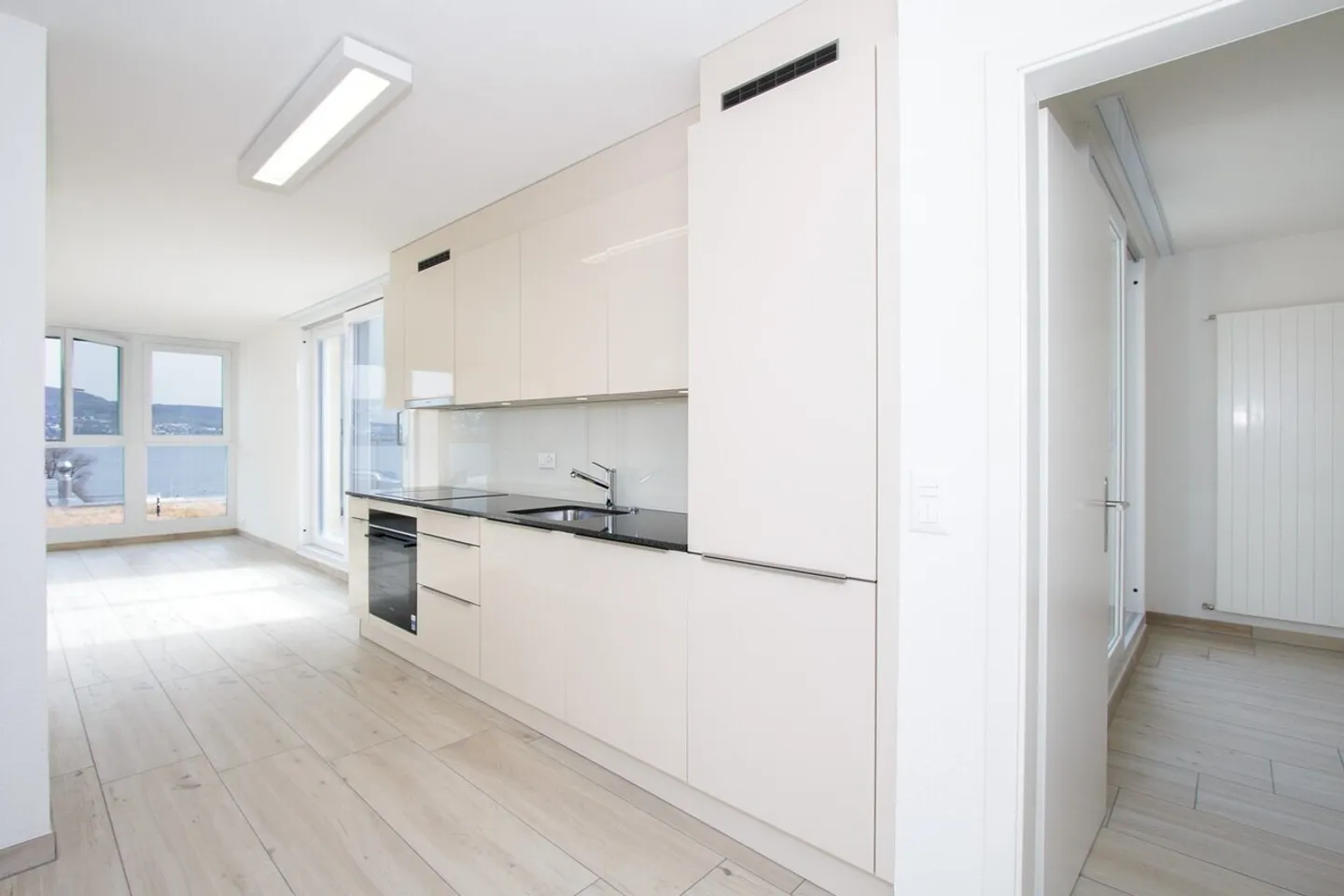 Modernes Apartment mit Seesicht - Foto 7 von 9