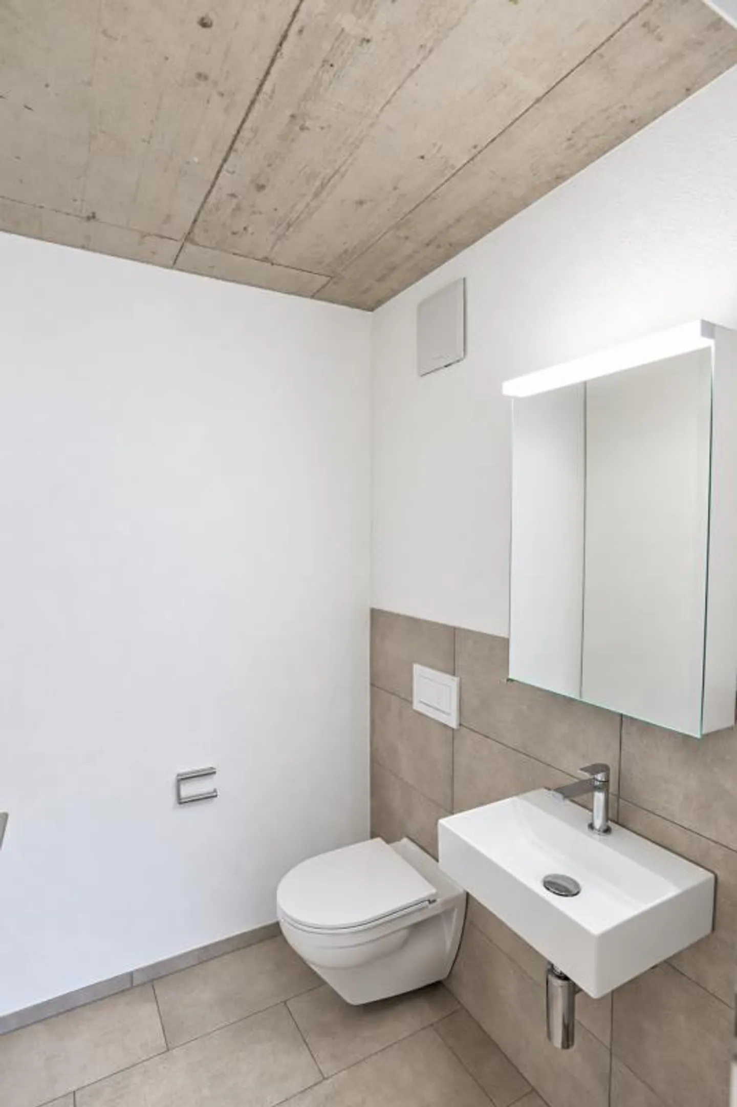 Modern 3.5-room apartment with garden share in Kümmertshausen - attractive investment property - Photo 12 of 16