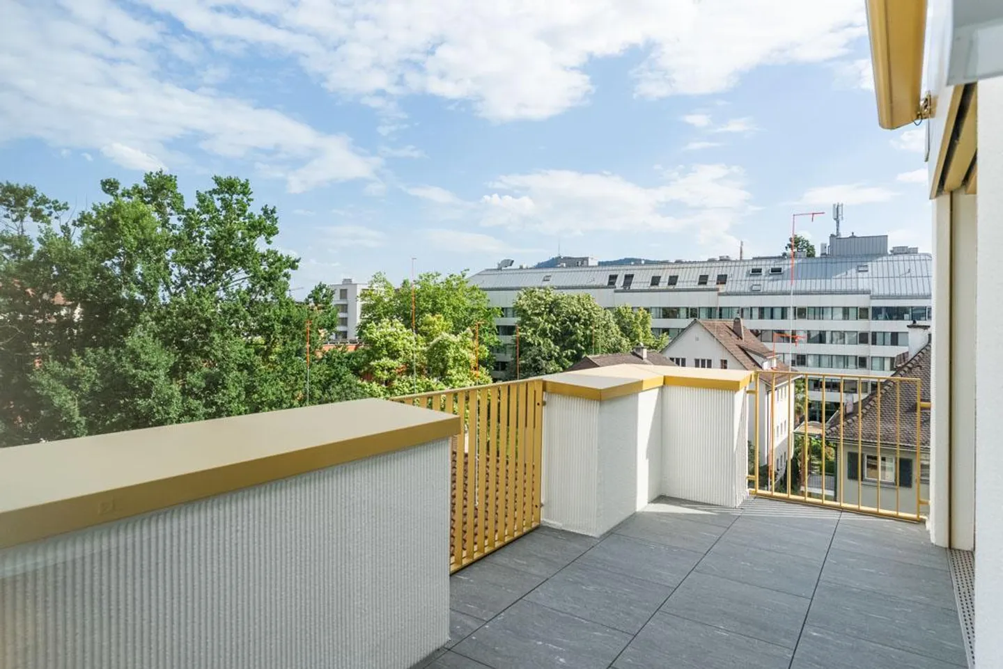 In the Heart of Altstetten - Penthouse Apartment with a View and Sunshine - Photo 9 of 11