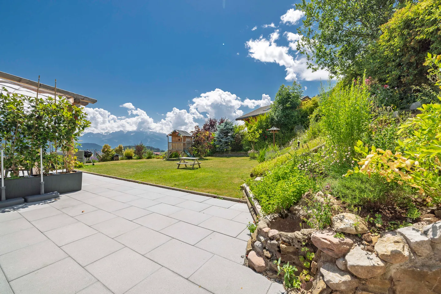 Modern Chalet with Stunning Views - Photo 2 of 19