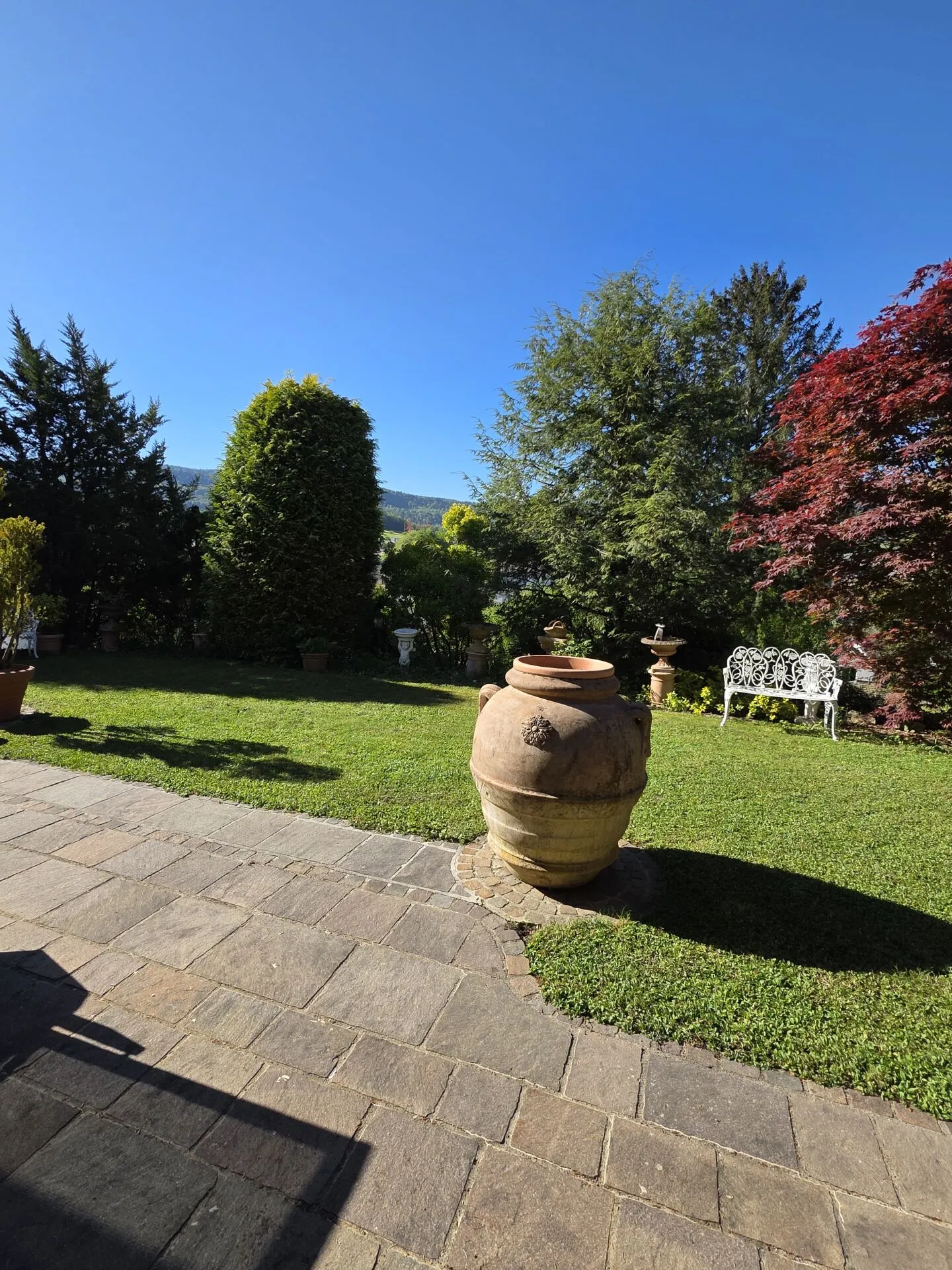 Elegante Villa mit Aussicht - Foto 15 von 17