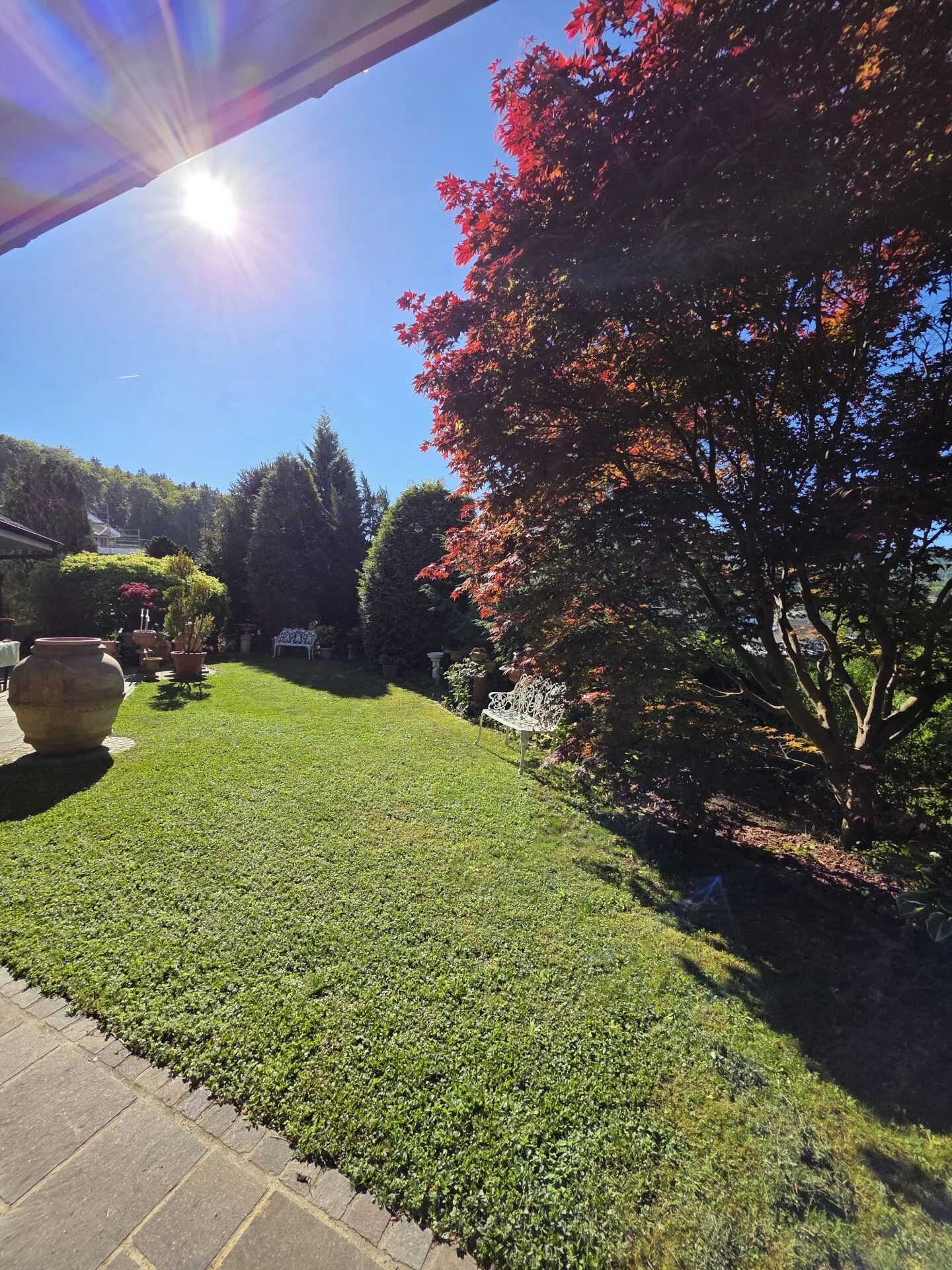 Elegante Villa mit Aussicht - Foto 16 von 17
