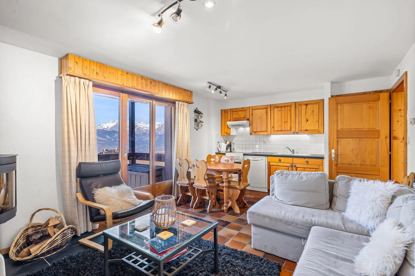 3,5-Zimmer-Wohnung mit zentraler Lage - Foto 2 von 34