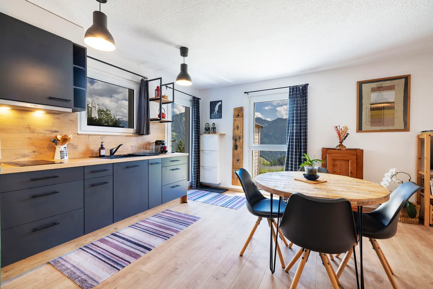 Modern Chalet with Stunning Views - Photo 17 of 19