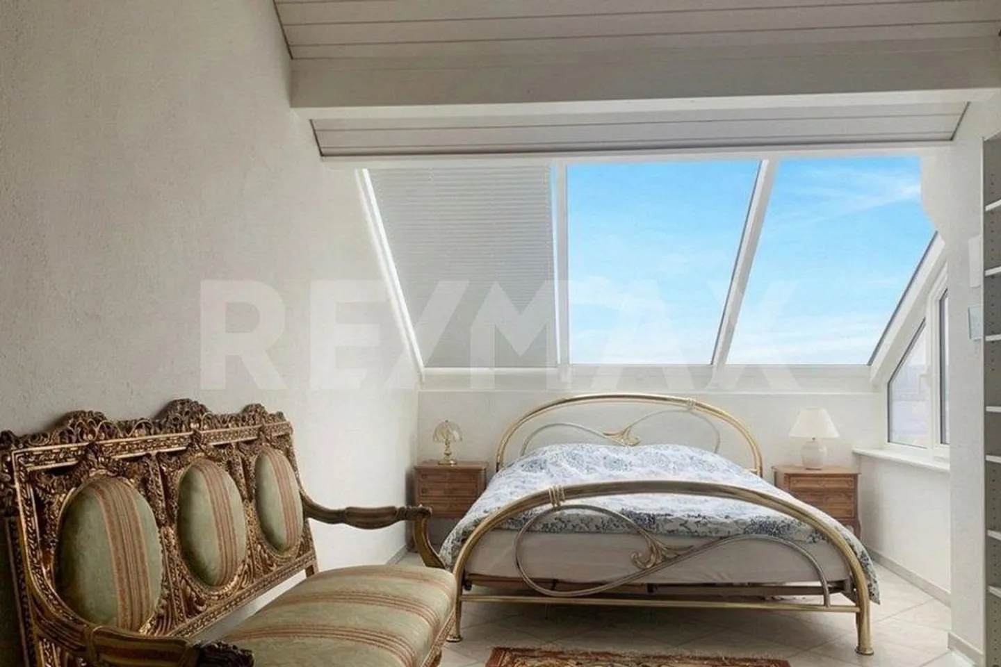 Ampia casa d'angolo con vista lago - Foto 10 di 13