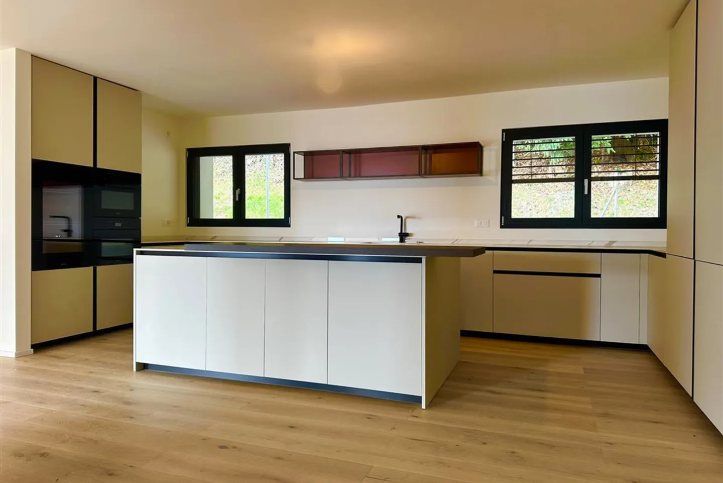 Geräumige renovierte Villa in ruhiger Wohnlage - Foto 10 von 17