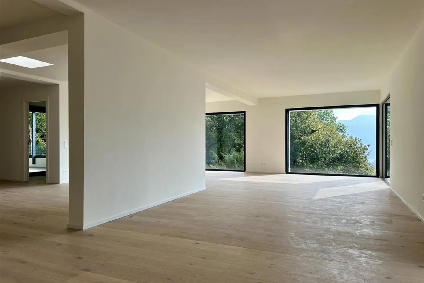 Geräumige renovierte Villa in ruhiger Wohnlage - Foto 8 von 17