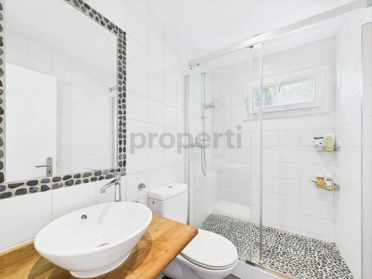 Renoviertes 5,5-Zimmer-Doppelhaus mit Garten, Veranda und großem Wohnzimmer - Foto 10 von 13