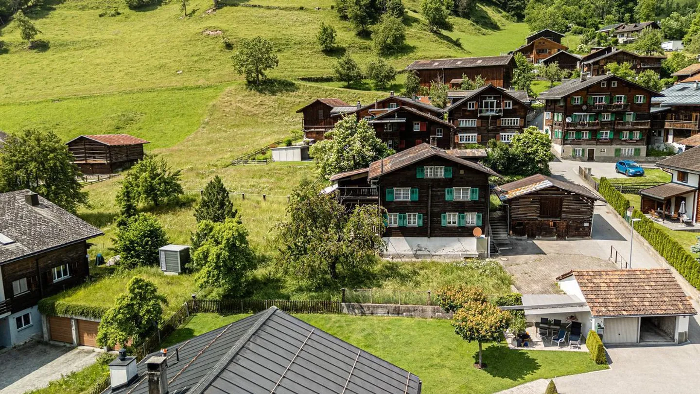 «Einfamilienhaus mit grossem Umschwung und paradiesischem Ausblick ins Grüne sowie in die Bündner Berge» - Foto 4 von 13