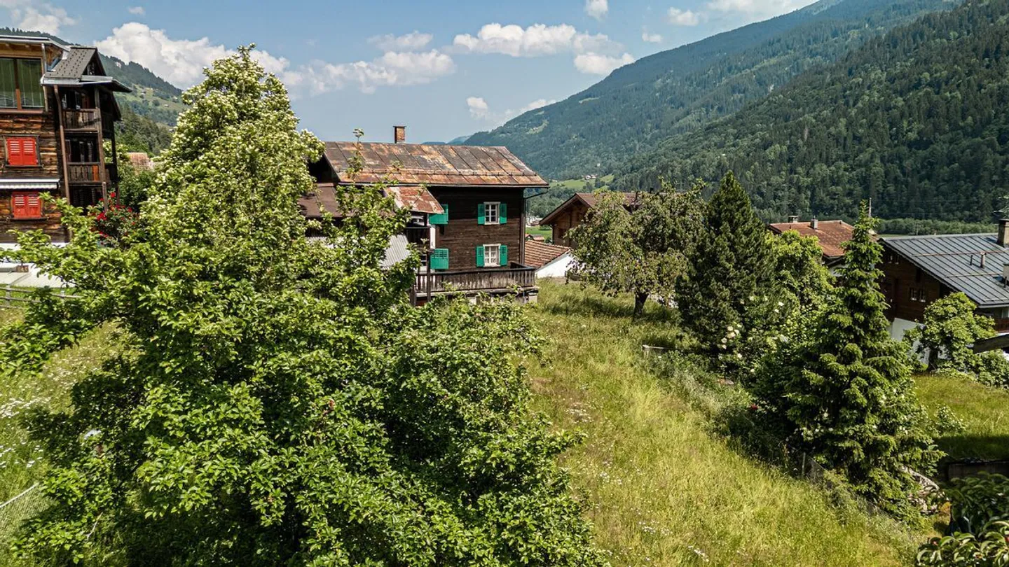 «Einfamilienhaus mit grossem Umschwung und paradiesischem Ausblick ins Grüne sowie in die Bündner Berge» - Foto 7 von 13