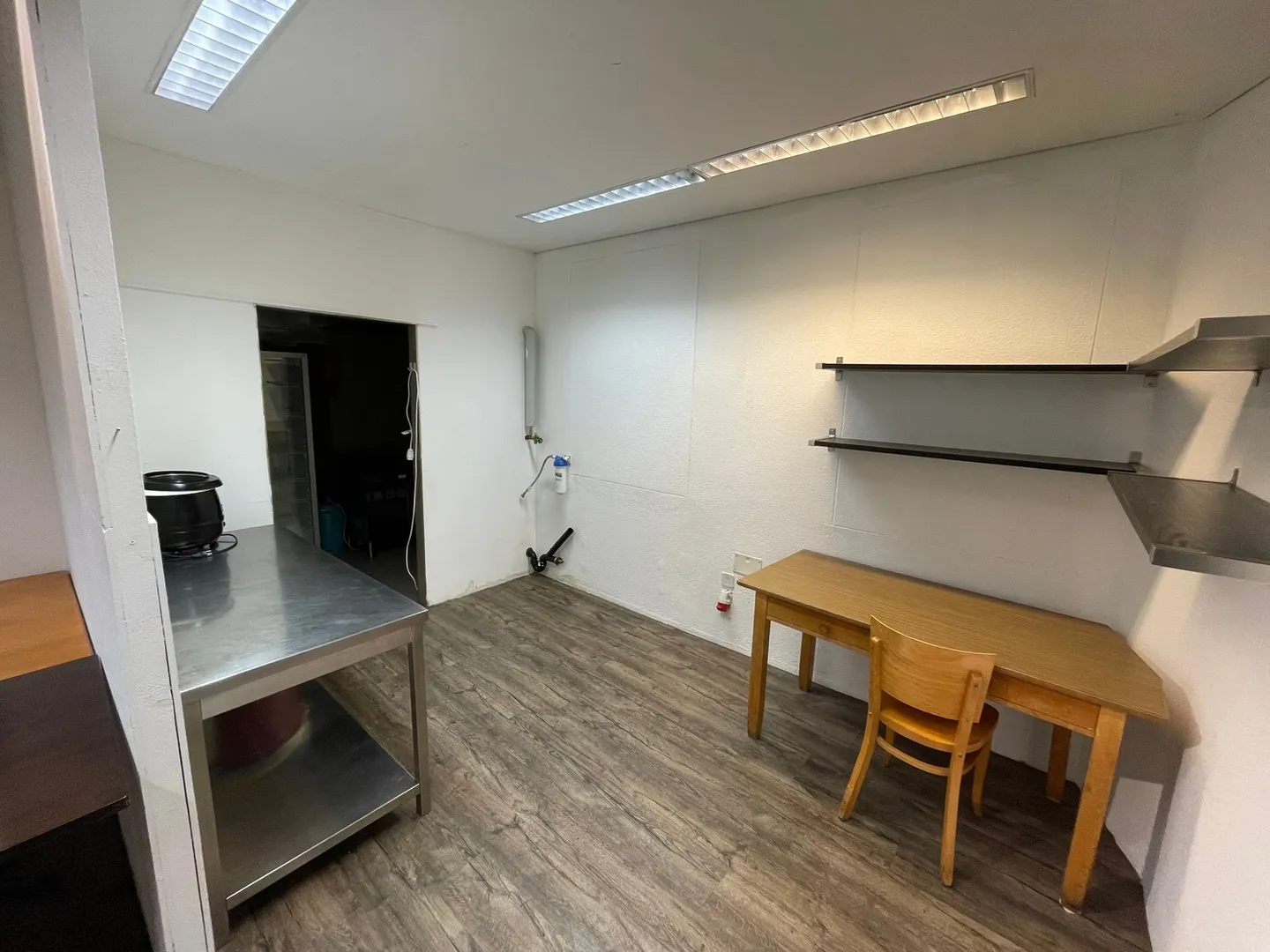 Locale commerciale nel centro di Altdorf - Foto 5 di 9