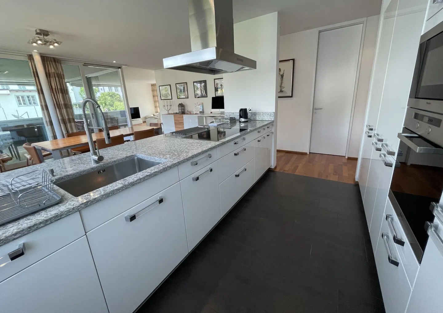 4.5-Zimmerwohnung mit Balkon, 140 m² | befristet für 6 Monate - Foto 4 von 13