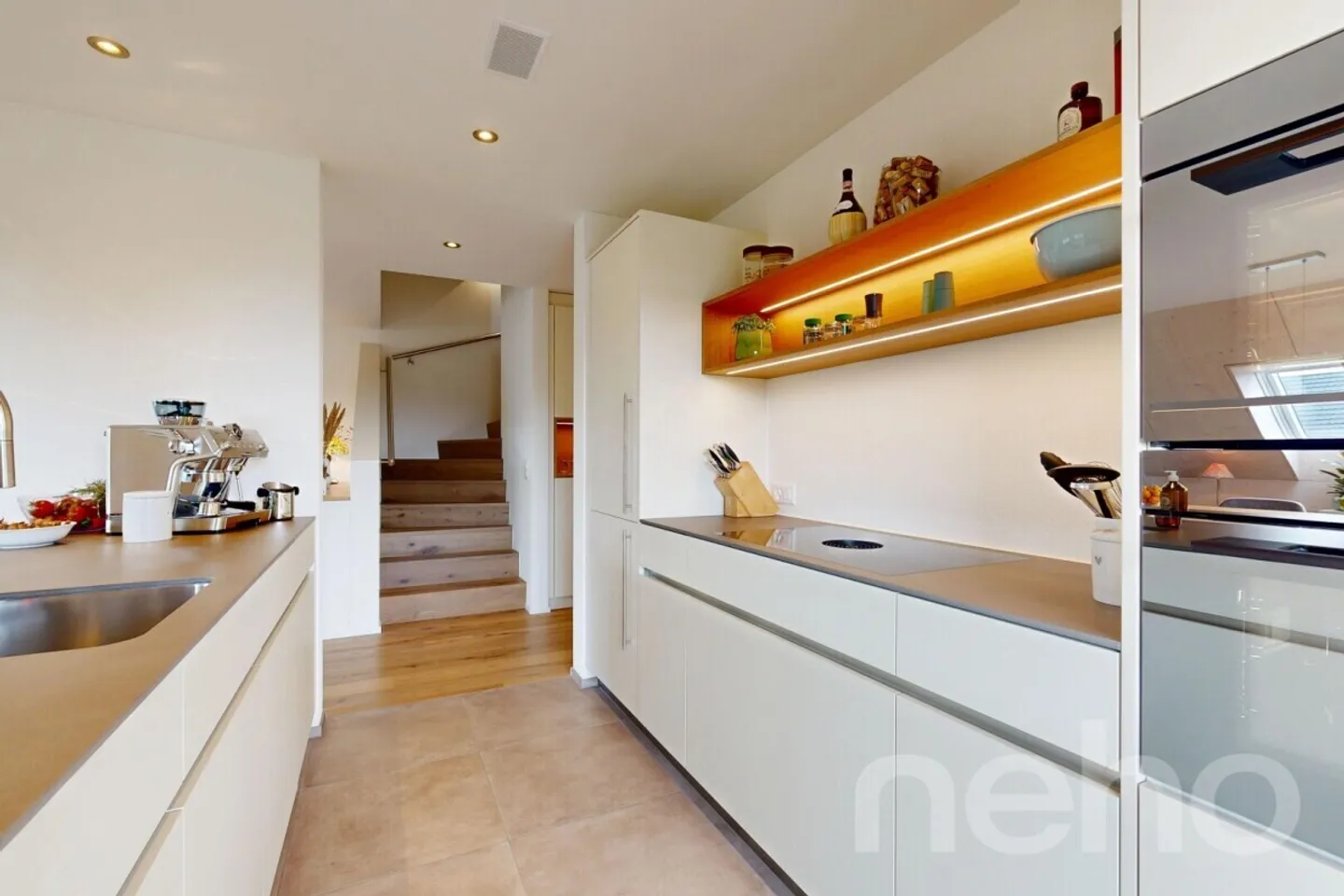 Attico-Maisonette con Arredamento di Alta Qualità - Foto 5 di 11