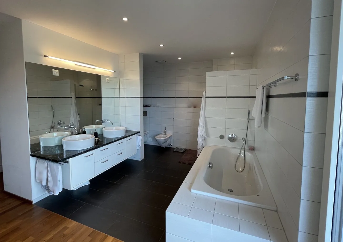 4.5-Zimmerwohnung mit Balkon, 140 m² | befristet für 6 Monate - Foto 7 von 13