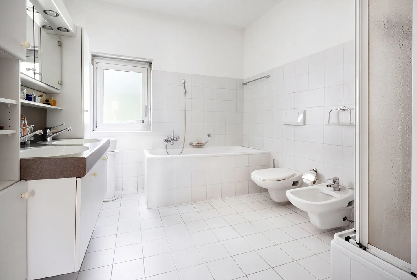 Maison jumelée spacieuse avec grand jardin dans un emplacement privilégié - Photo 6 sur 7