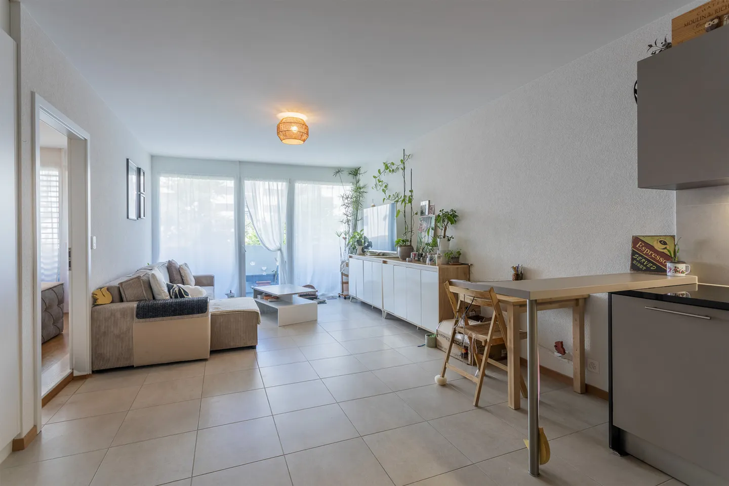 Charming 2.5-Room Apartment - Photo 1 of 5