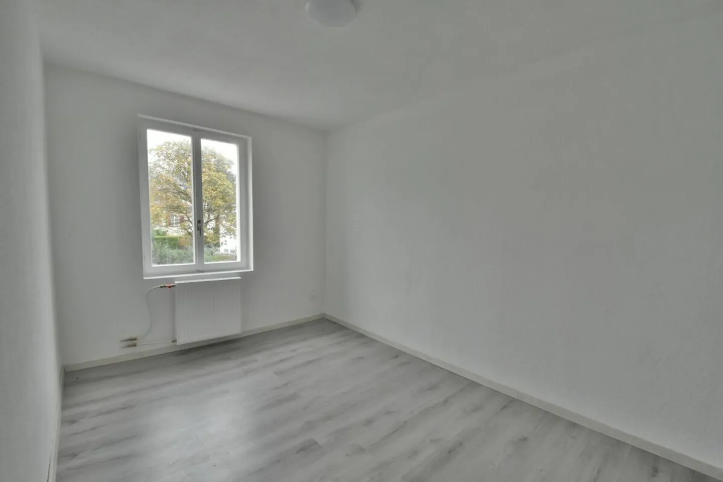 Attractive multi-family house in the tax-friendly Bettlach - Prime location in the village center! - Photo 7 of 9