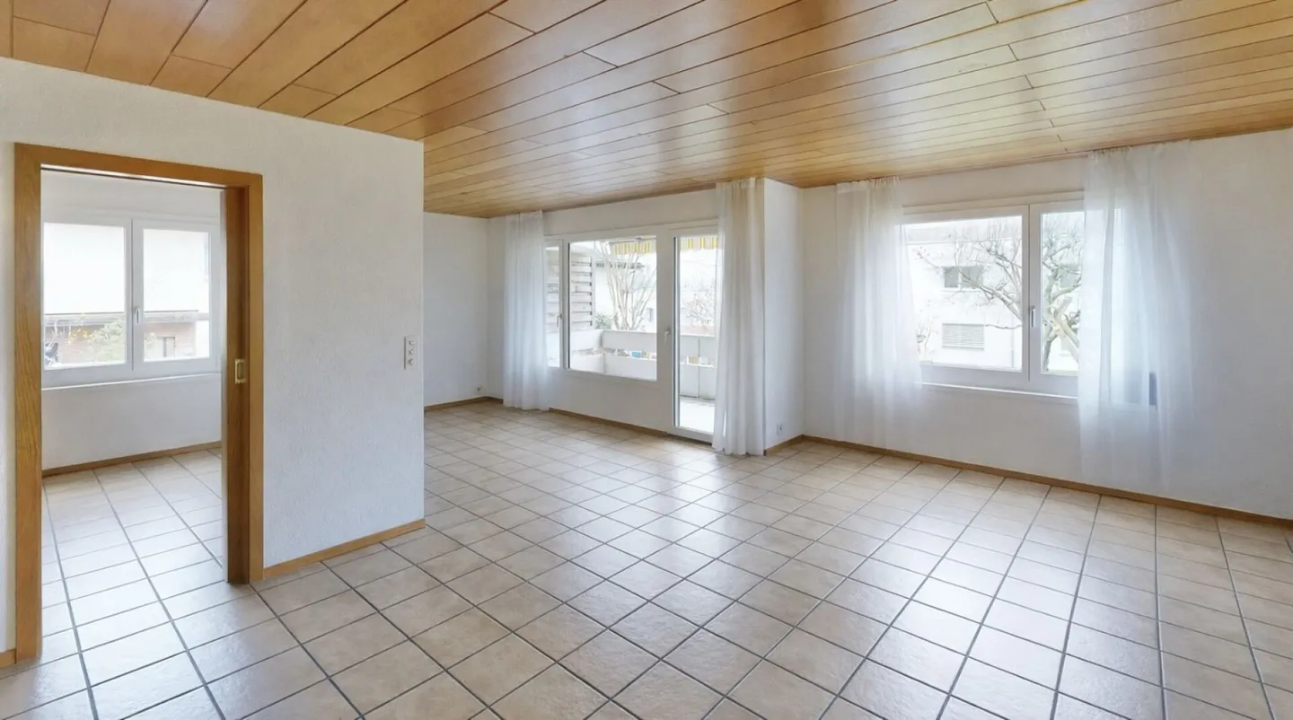 ATTRAKTIVE 4.5-ZIMMER-WOHNUNG MIT GROSSEM BALKON - Photo 1 of 10