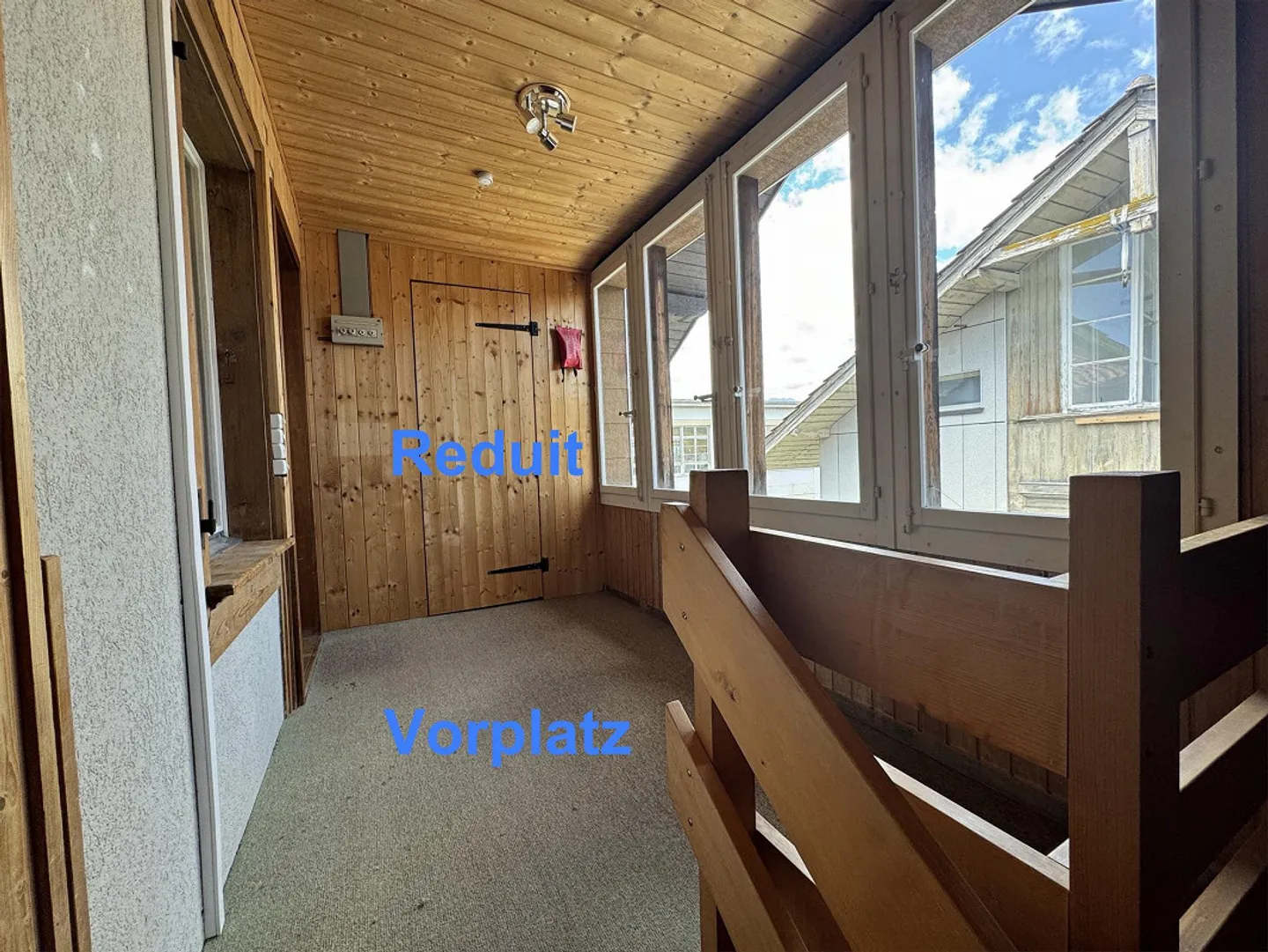 Cozy attic apartment with single garage - ideal for a single person - Photo 5 of 25