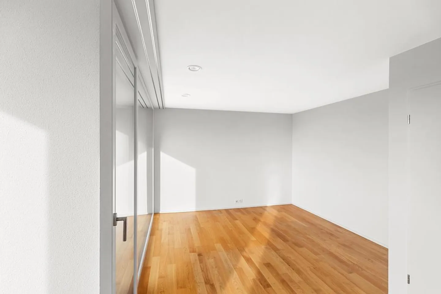Attractive 2.5-room apartment by the Rhine - Photo 2 of 10