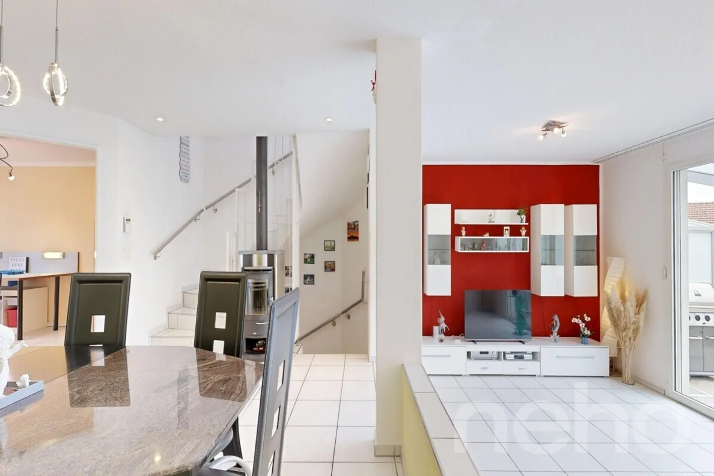 Maison de ville moderne avec beaucoup d'espace dans un emplacement central et calme - Photo 5 sur 12