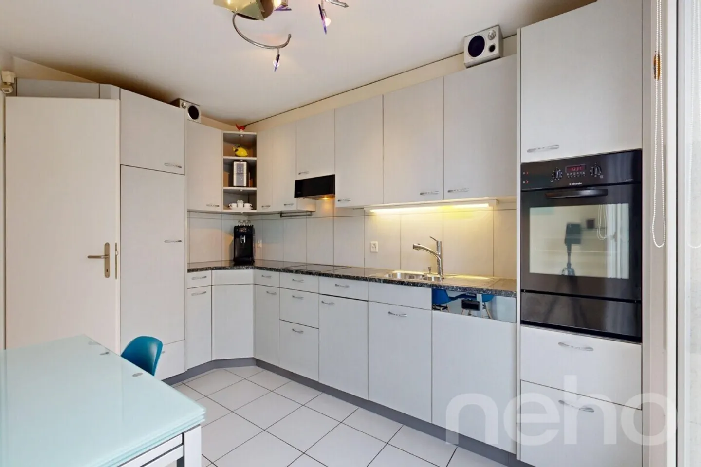 Maison de ville moderne avec beaucoup d'espace dans un emplacement central et calme - Photo 7 sur 12