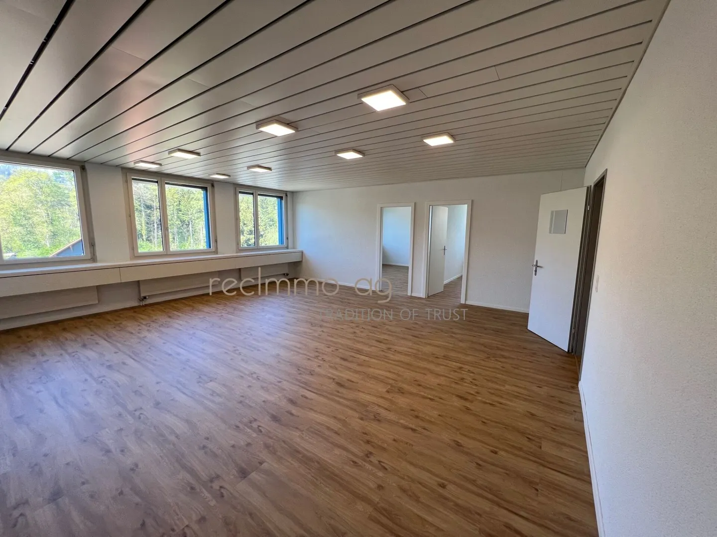 Spazio ufficio esclusivo in affitto - Zürichstrasse 110b, Adliswil - Foto 3 di 5