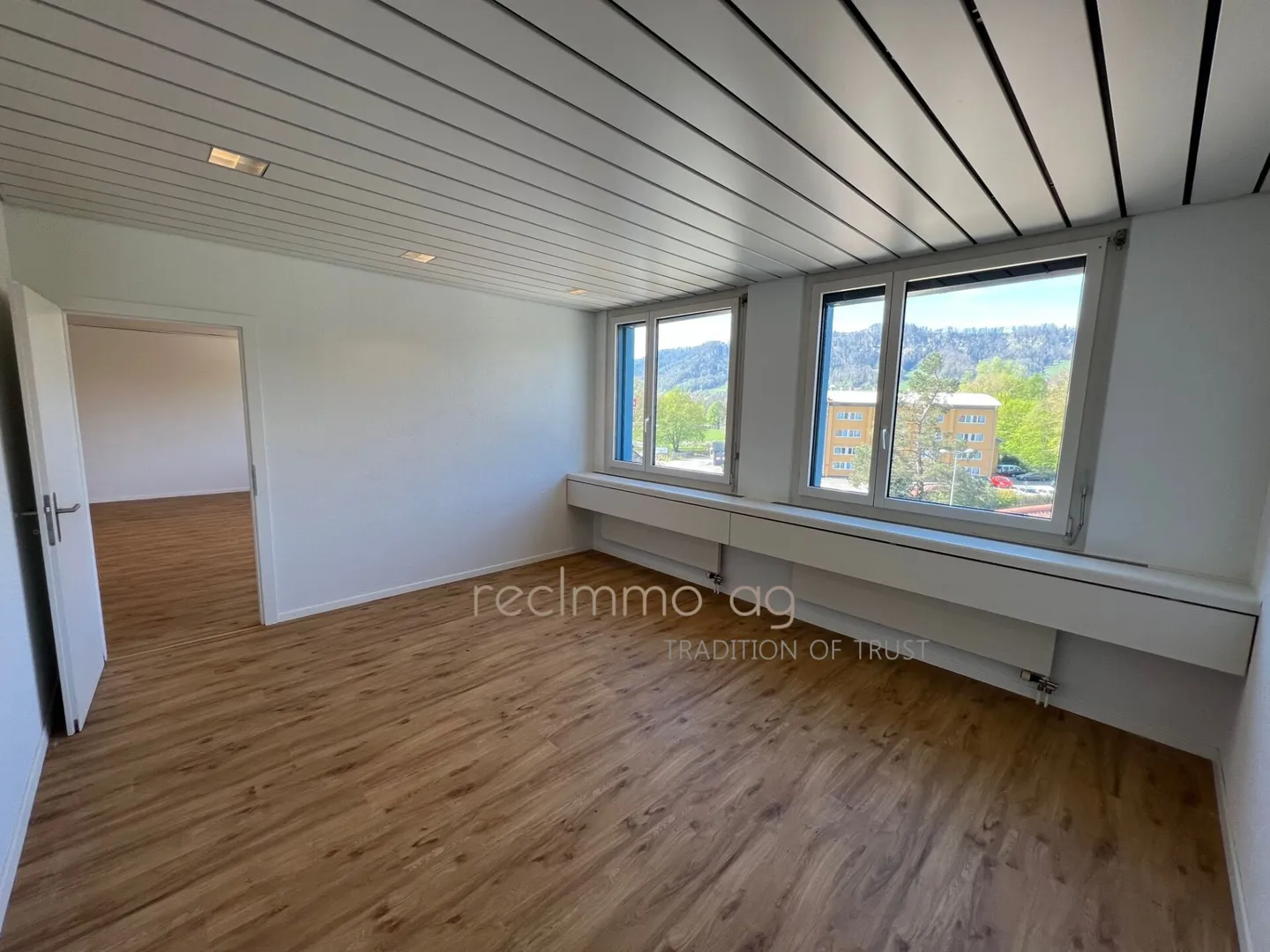 Spazio ufficio esclusivo in affitto - Zürichstrasse 110b, Adliswil - Foto 4 di 5