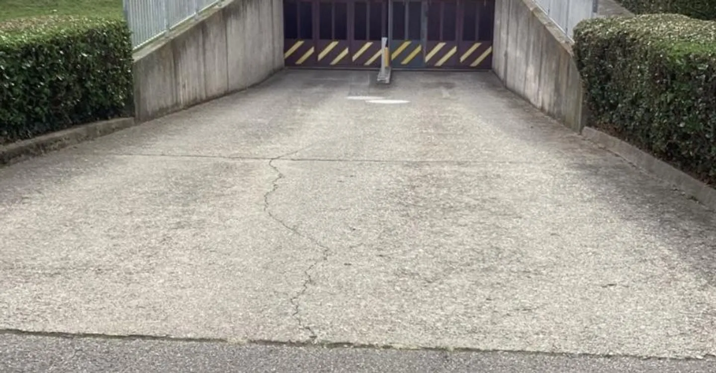 Parcheggio interno sicuro - Posizione ideale - Foto 3 di 3