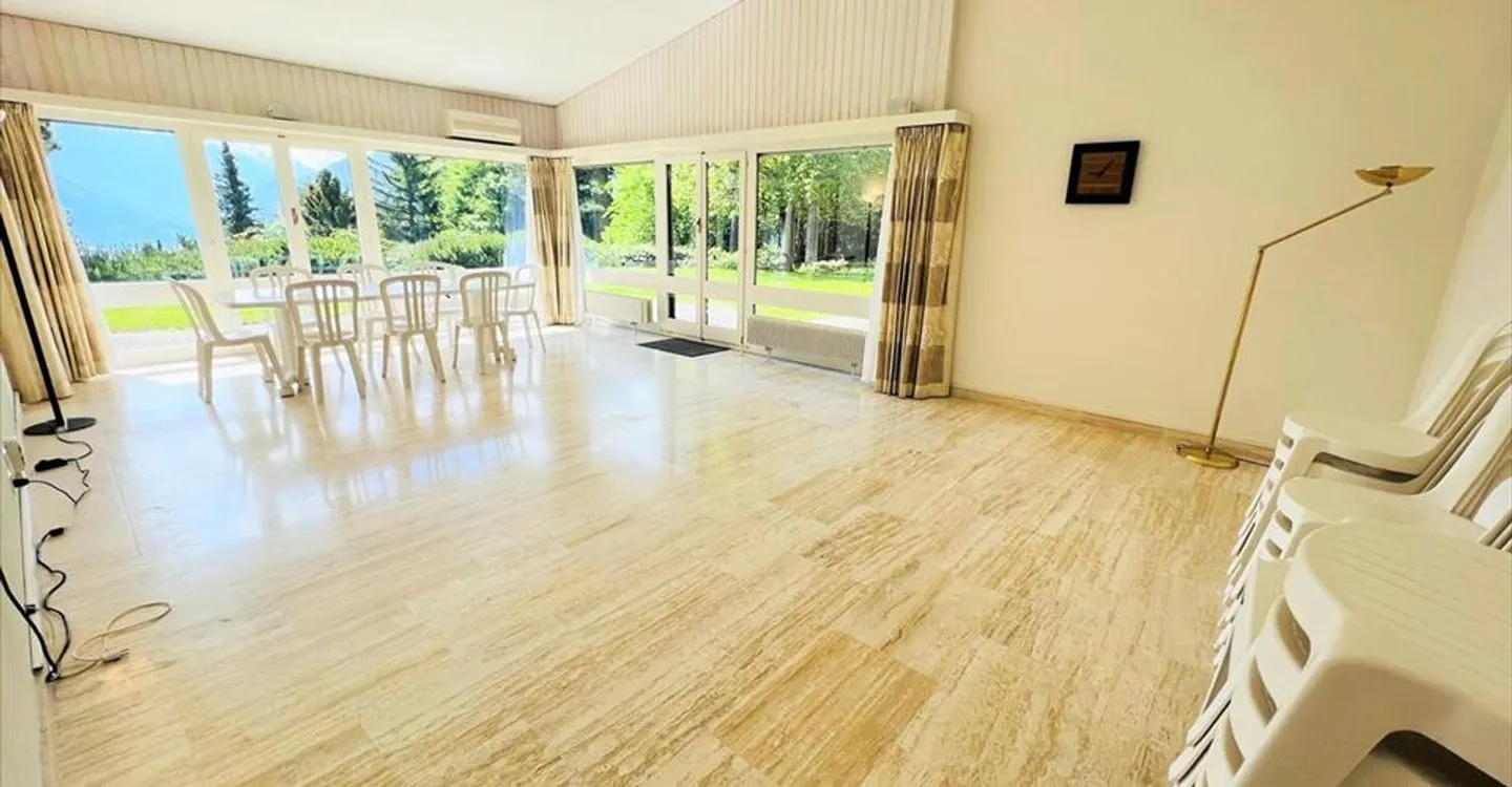 Spacious and bright 16.5 rooms - Magnificent quiet property - Superb view - Very large plot - Photo 3 of 24