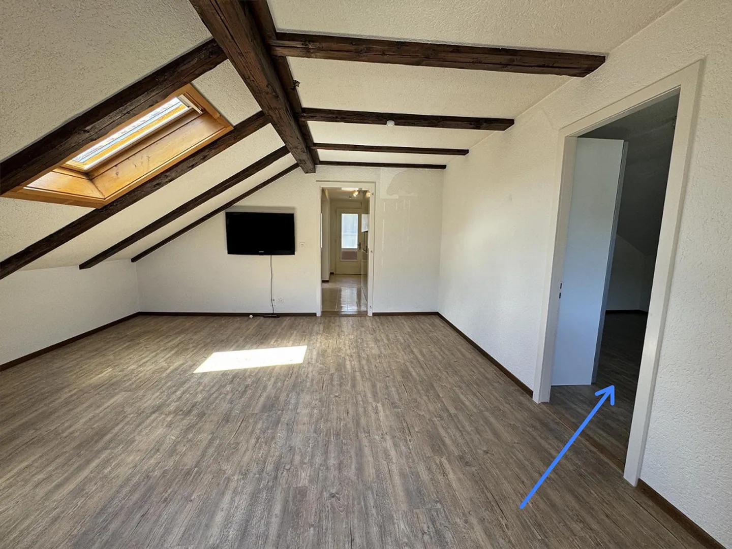 Cozy attic apartment with single garage - ideal for a single person - Photo 24 of 25