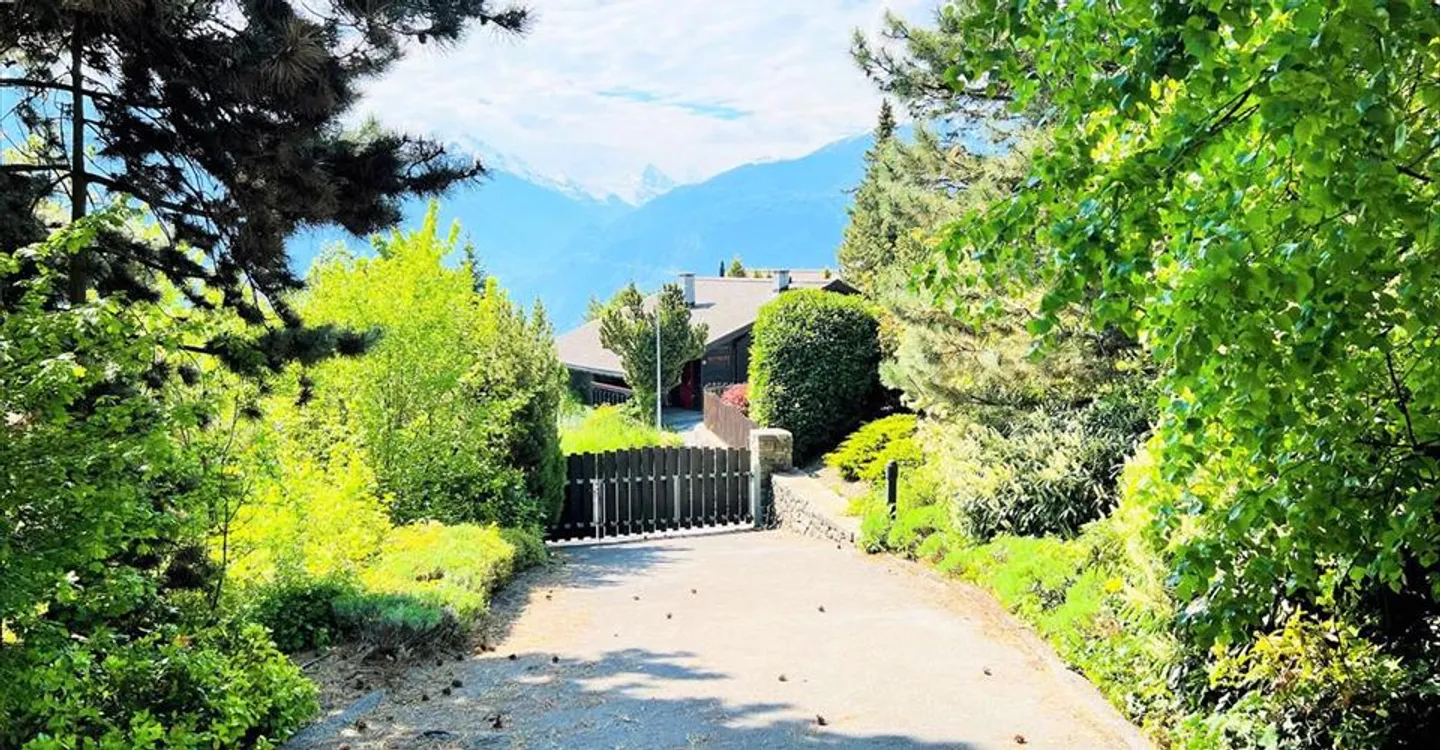 Spacious and bright 16.5 rooms - Magnificent quiet property - Superb view - Very large plot - Photo 18 of 24