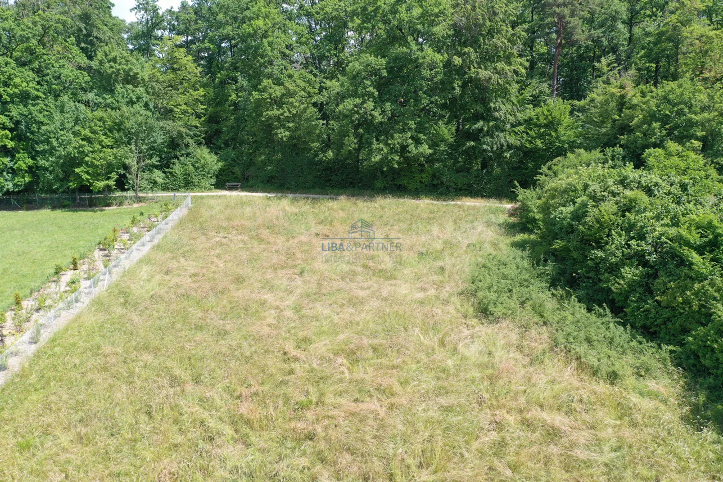 Terreno edificabile esclusivo con panorama - posizione privilegiata nel Leimental - Foto 1 di 6