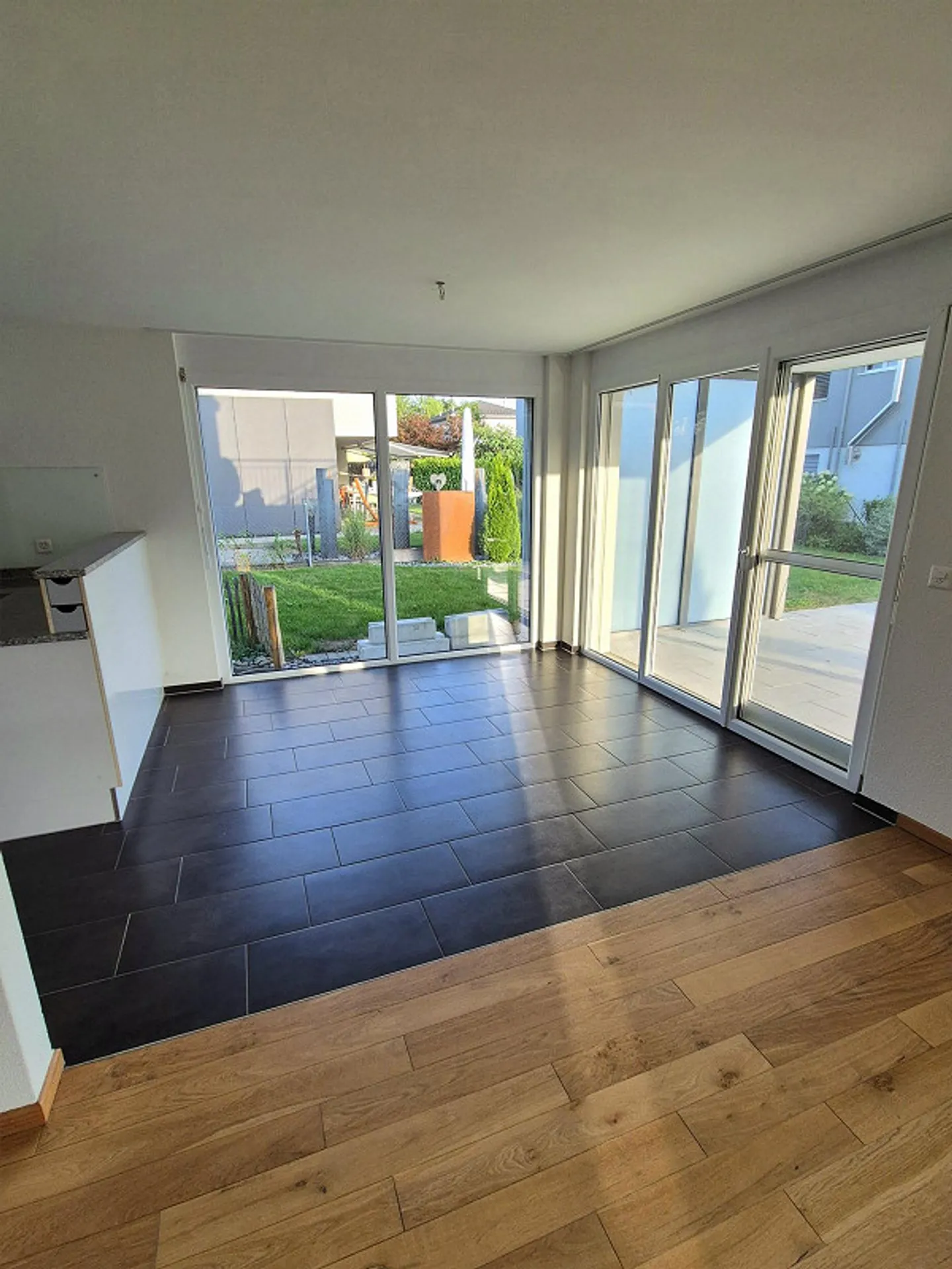 Maison bifamiliale avec confort moderne dans un emplacement calme à Weinfelden - Photo 2 sur 10