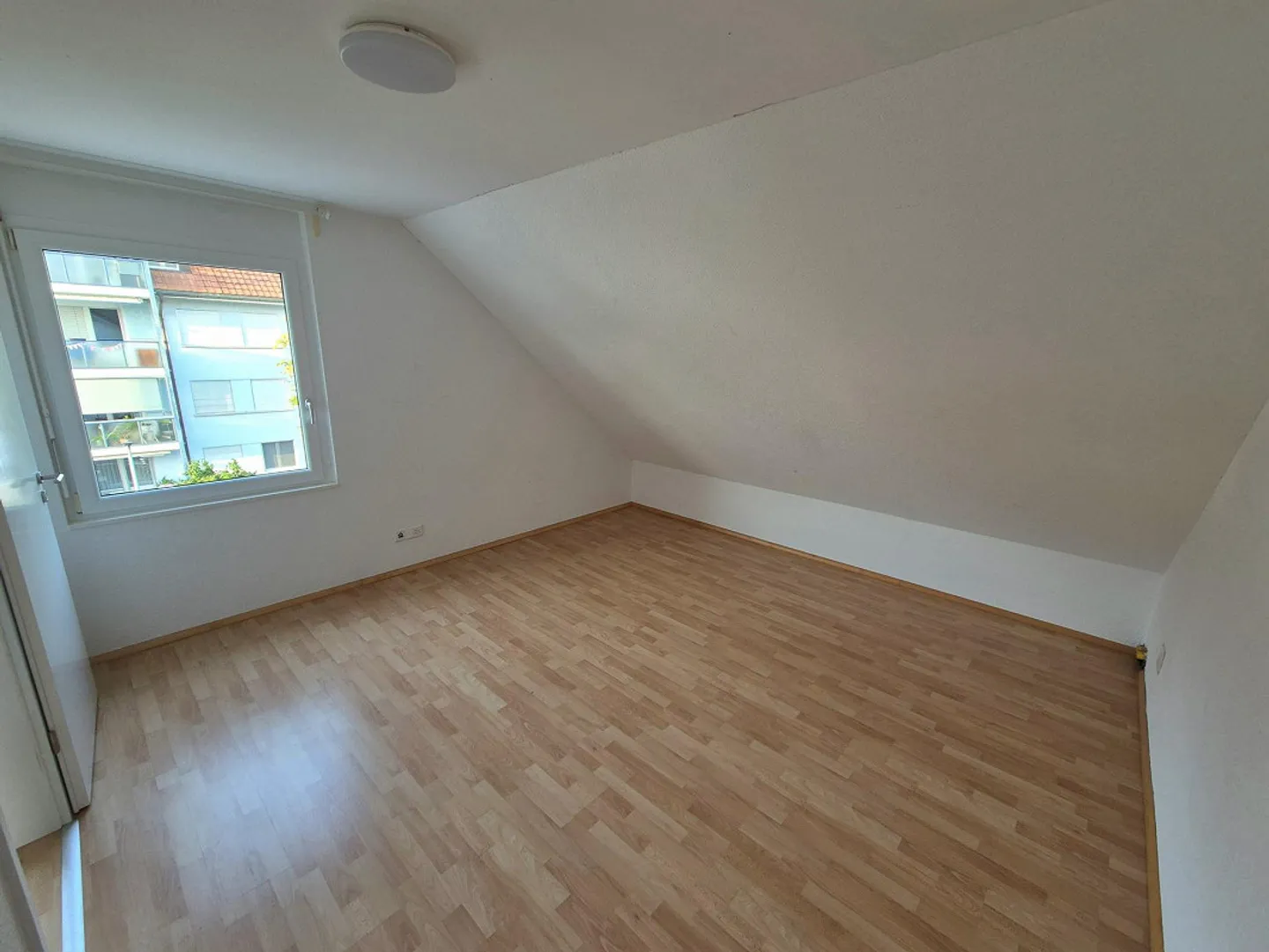 Maison bifamiliale avec confort moderne dans un emplacement calme à Weinfelden - Photo 8 sur 10