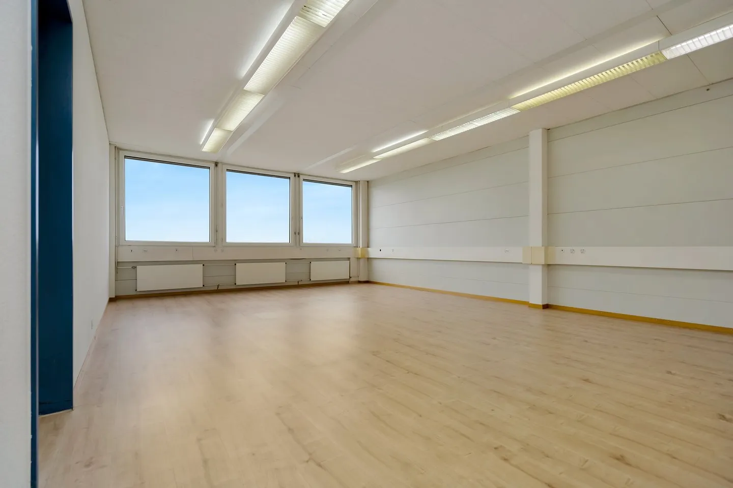 Functional Office or Commercial Space - Ready to Move In - Affordable Conditions - Photo 6 of 12