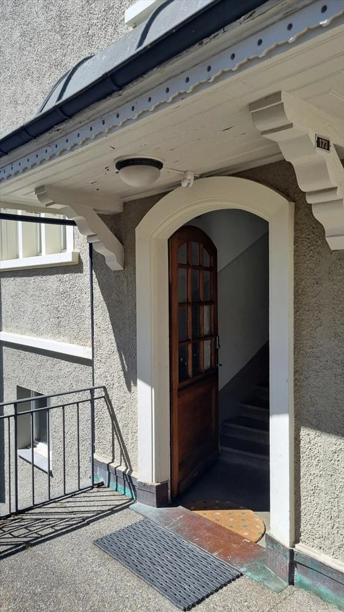 Charmante Wohnung im Stadtzentrum 3.5 p. vollständig renoviert, mit Aussicht! - Foto 11 von 13