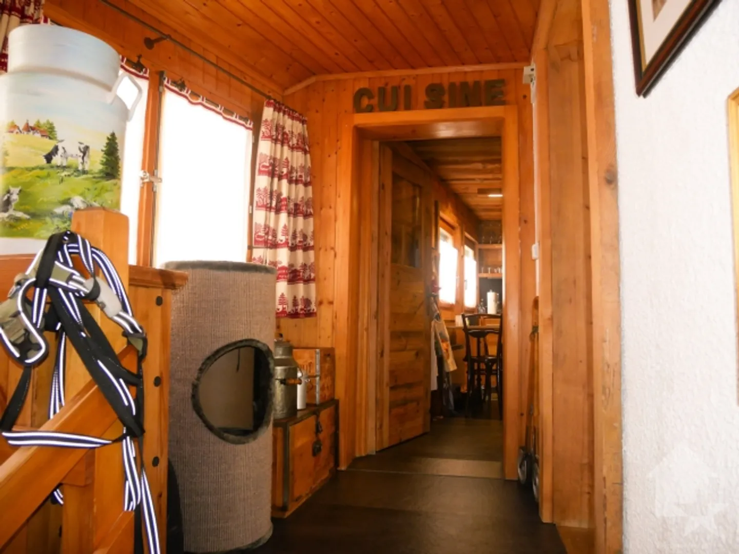 Charming renovated barn with taste in Biolley, stunning view! - Photo 13 of 20