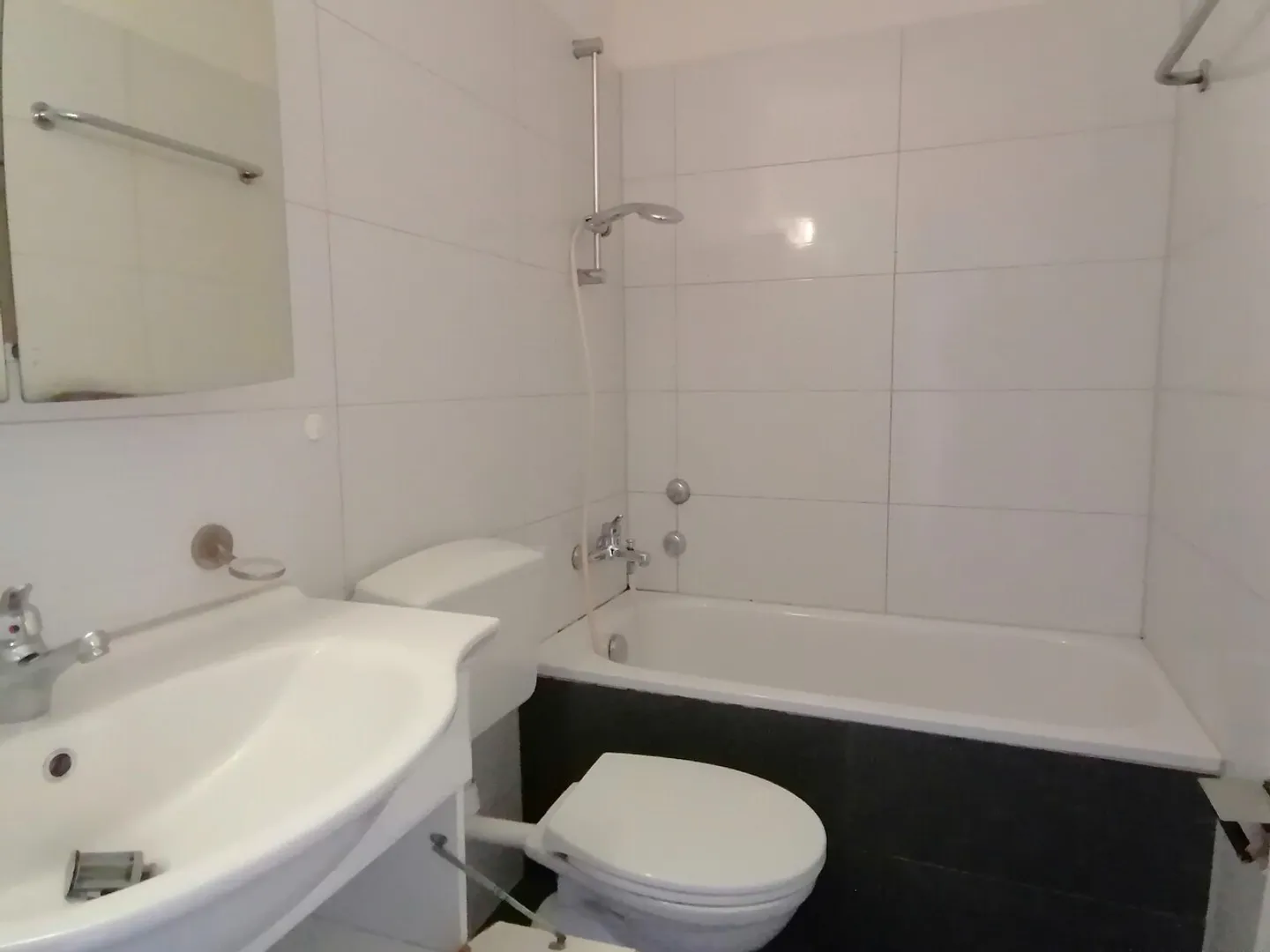 Appartement au centre de Neuhausen au rez-de-chaussée est prêt pour vous. - Photo 6 sur 8