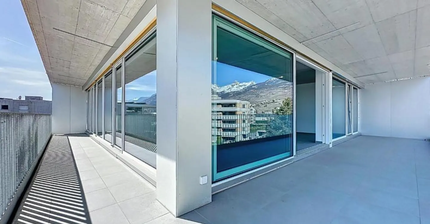 Attique lumineux avec vaste balcon - Foto 4 von 12