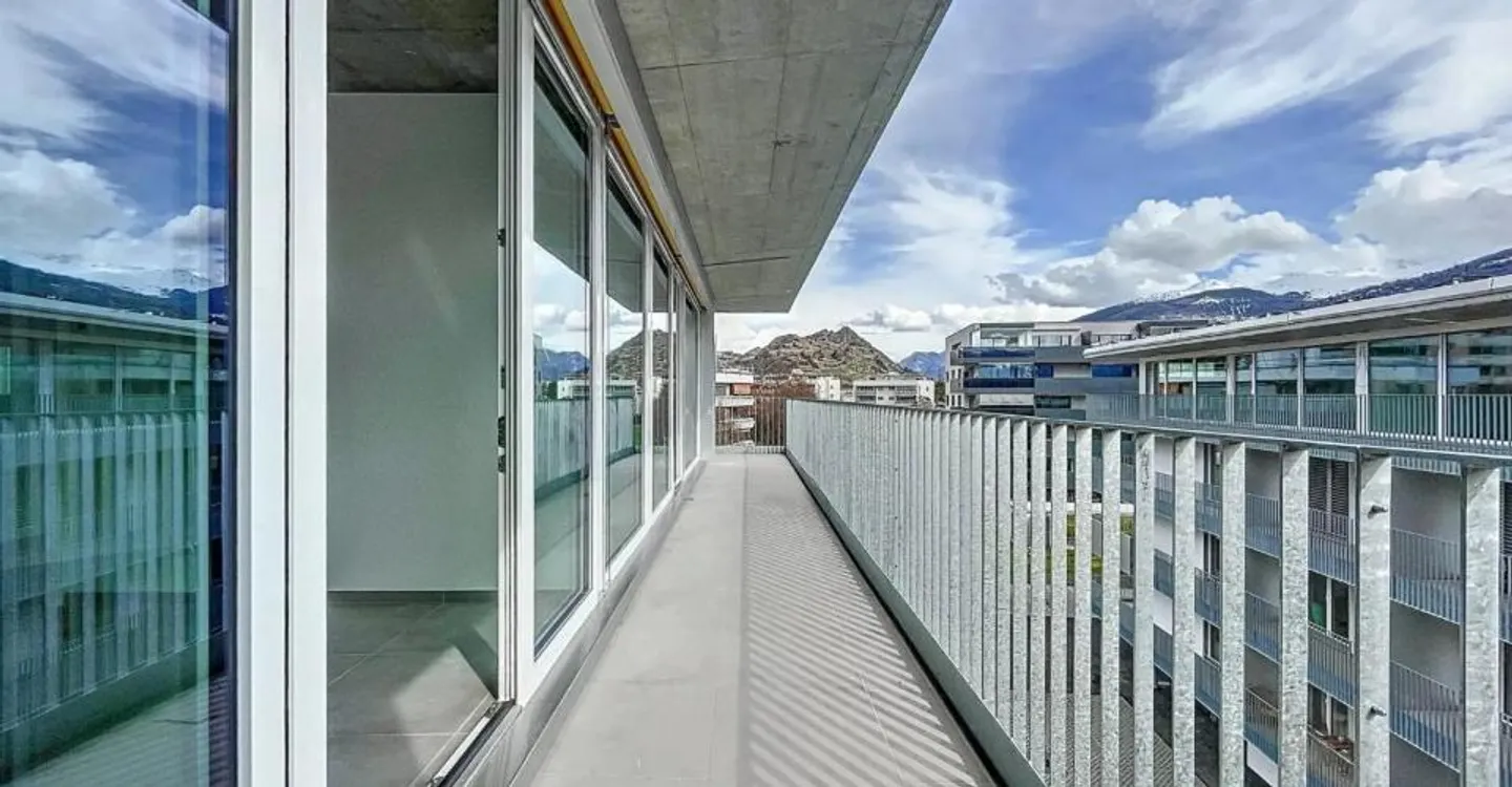 Attique lumineux avec vaste balcon - Foto 5 von 12