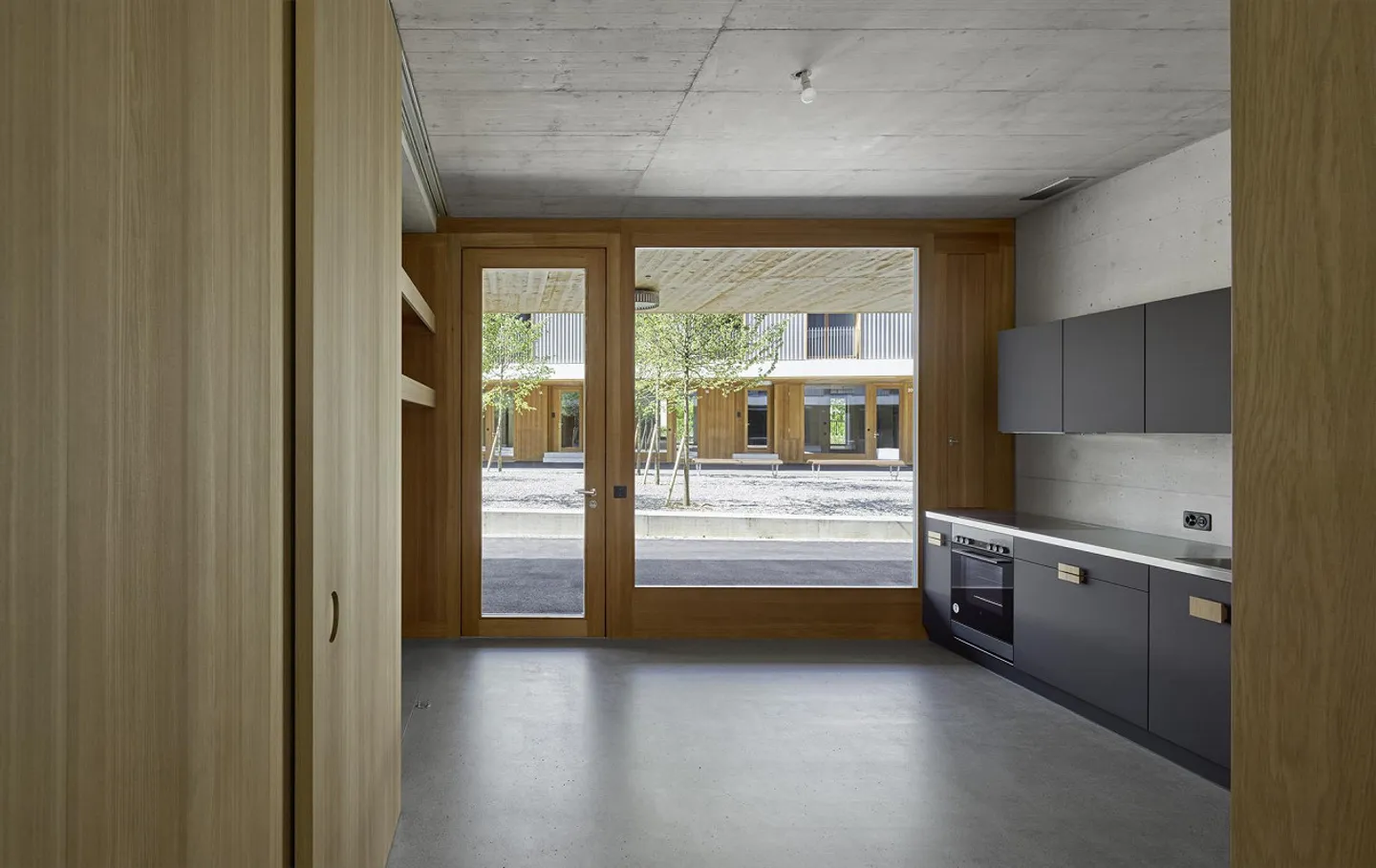 Basel Housing Cooperative: 4.5 Maisonette with Single-Family Home Character - Photo 3 of 13
