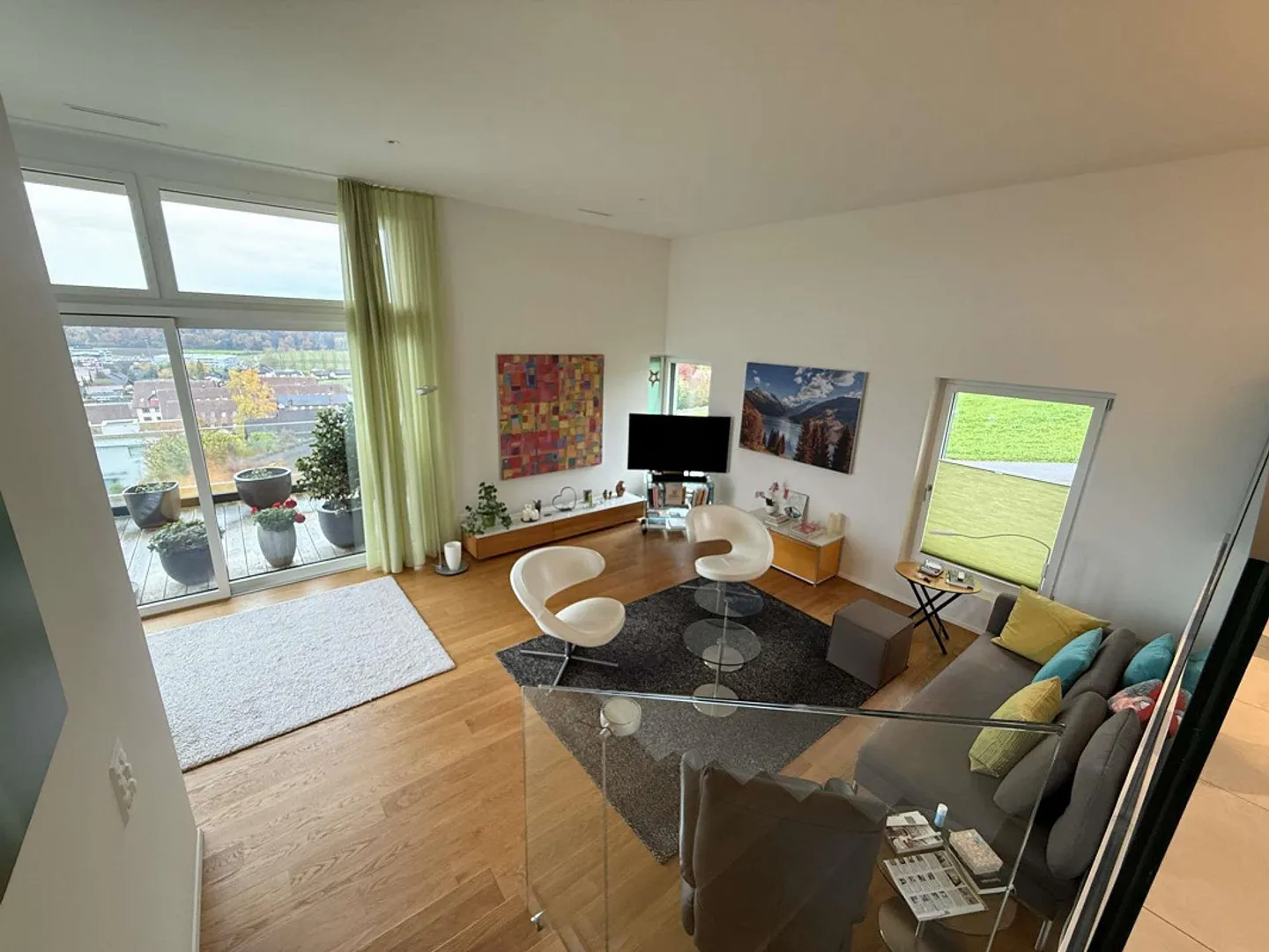 Einmalige Split-Leveldown 4-Zimmerwohnung mit 180°-Top Aussicht + 5... - Foto 4 von 13