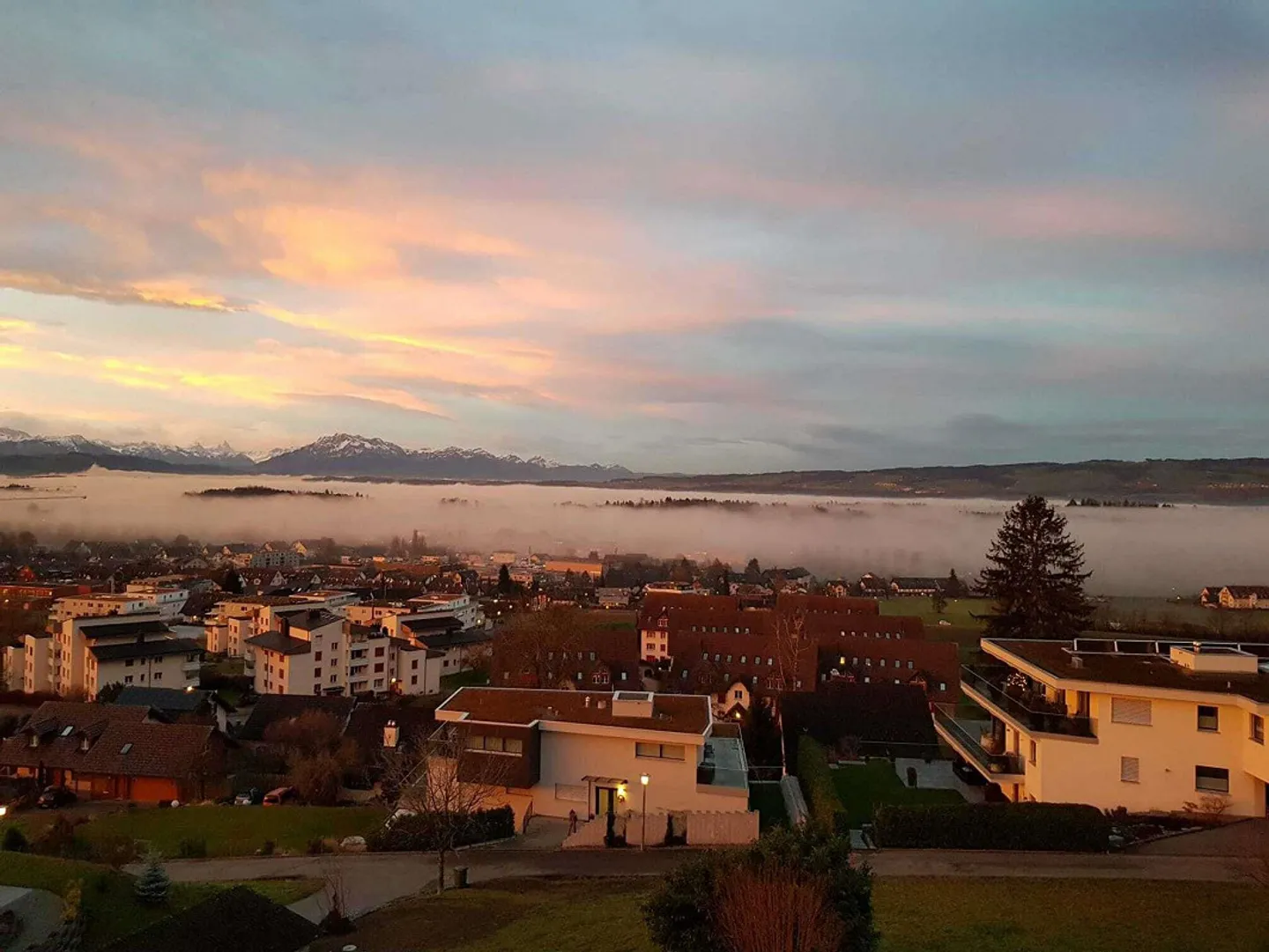 Einmalige Split-Leveldown 4-Zimmerwohnung mit 180°-Top Aussicht + 5... - Foto 10 von 13