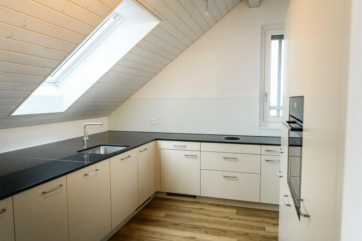 Location première de 3,5 pièces avec vue imprenable - Photo 5 sur 25